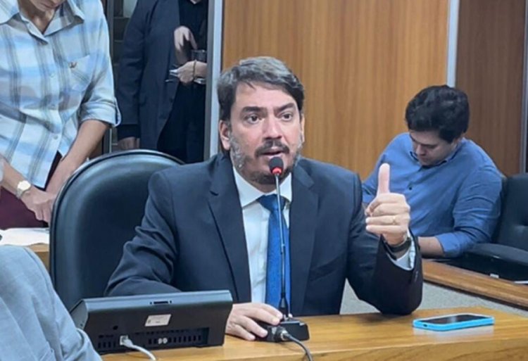 Pedro Tavares questiona ausência de Ilhéus em programa do governo que cria rotas de voos regionais para o interior