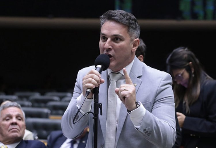 Deputado pede para TCU investigar convênio da Cultura com ONGs de assessores