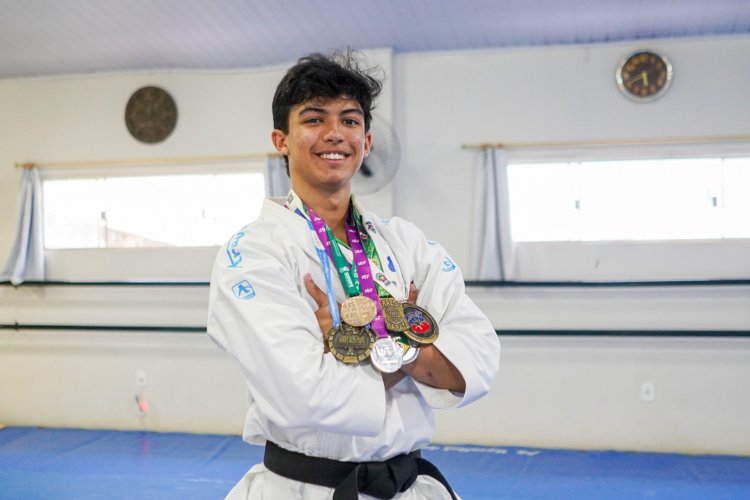 JOVEM DE LUÍS EDUARDO MAGALHÃES BRILHA NO BAHREIN E SE TORNA VICE-CAMPEÃO MUNDIAL DE KARATÊ ESCOLAR