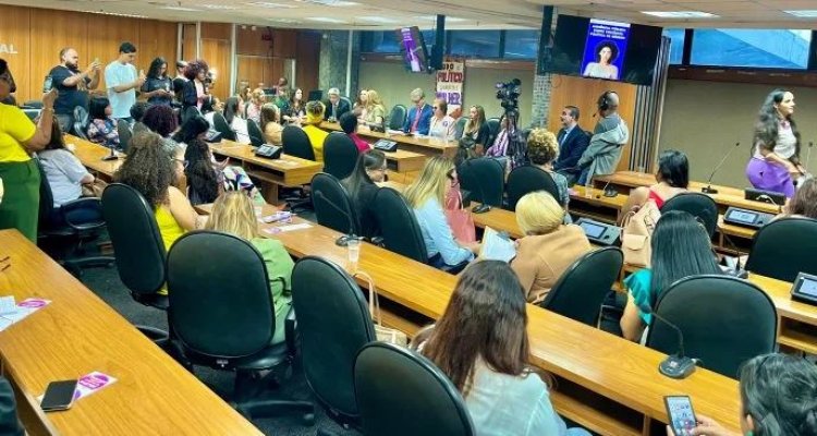 Protocolo é assinado na Alba para o enfretamento à violência política de gênero