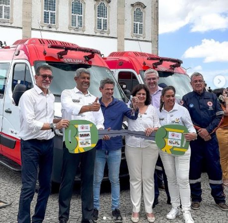 Cristópolis: Prefeito Valdo do Armindo consegue uma ambulância novinha para melhorar ainda mais os serviços prestados pelo SAMU